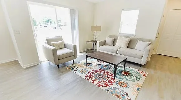 Ashton Place Apartments — Photo 11