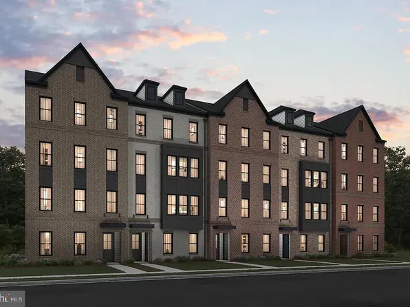 4802 Bauhaus Sq, Chantilly, VA 20151