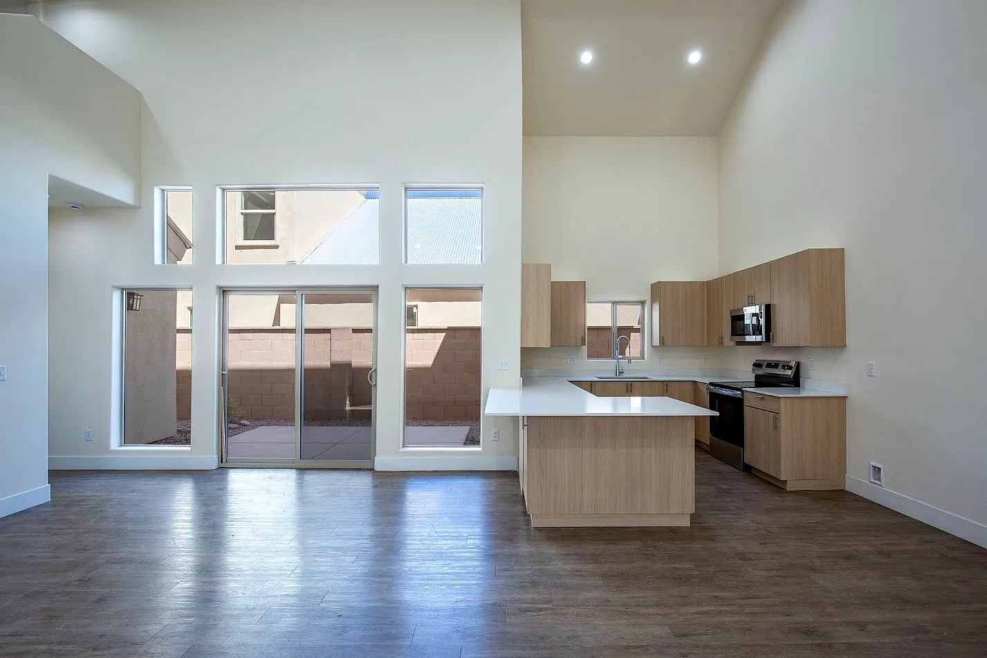 1030 N Fremont Ave — Photo 1