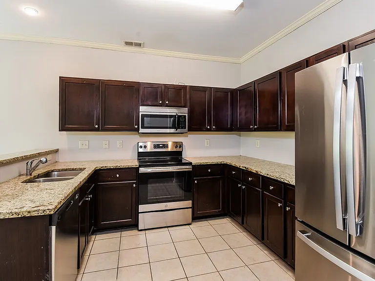 63 Hamilton Blvd NW — Photo 8