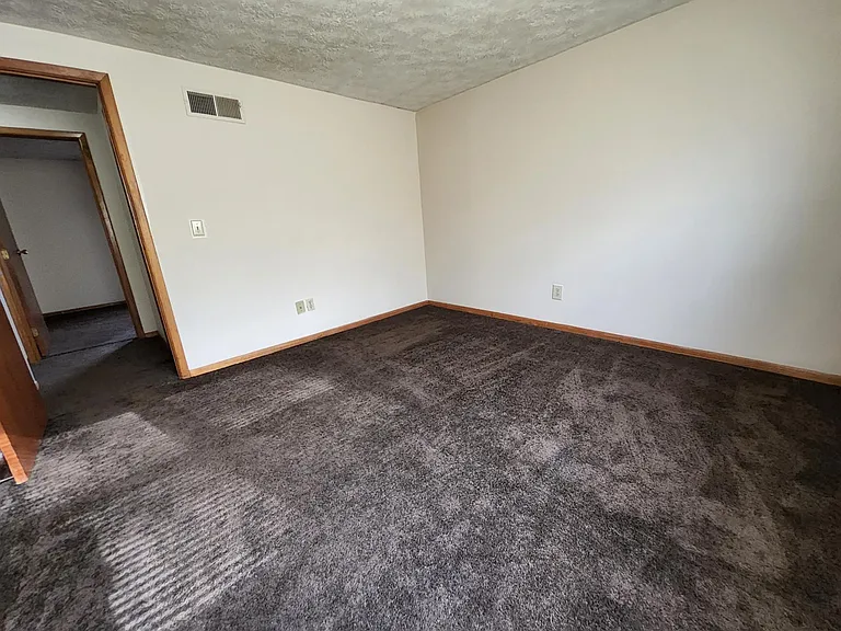 1670 Colonial Dr — Photo 7