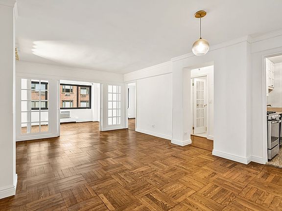 2nd image of 425 E 63rd St APT W9j