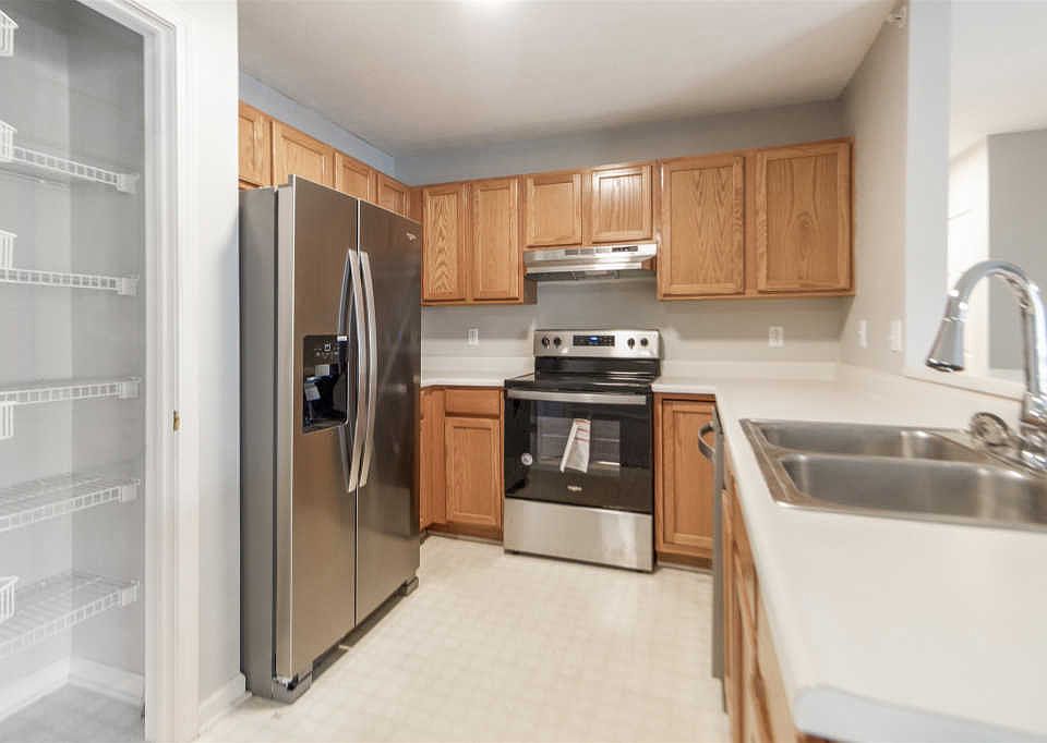 1st image of 144 Stable Gate Ln Unit 618
