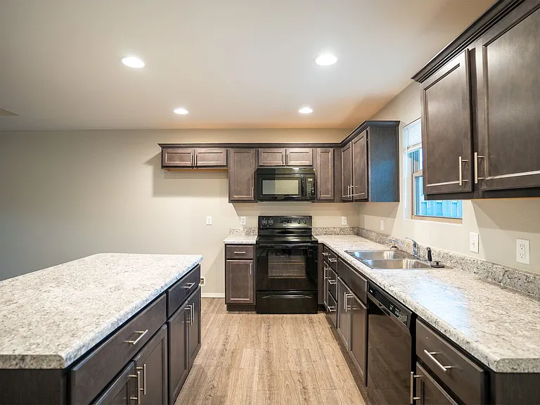 5468 S Main St — Photo 6