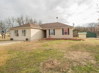 442 Robinson Rd, Clever, MO 65631