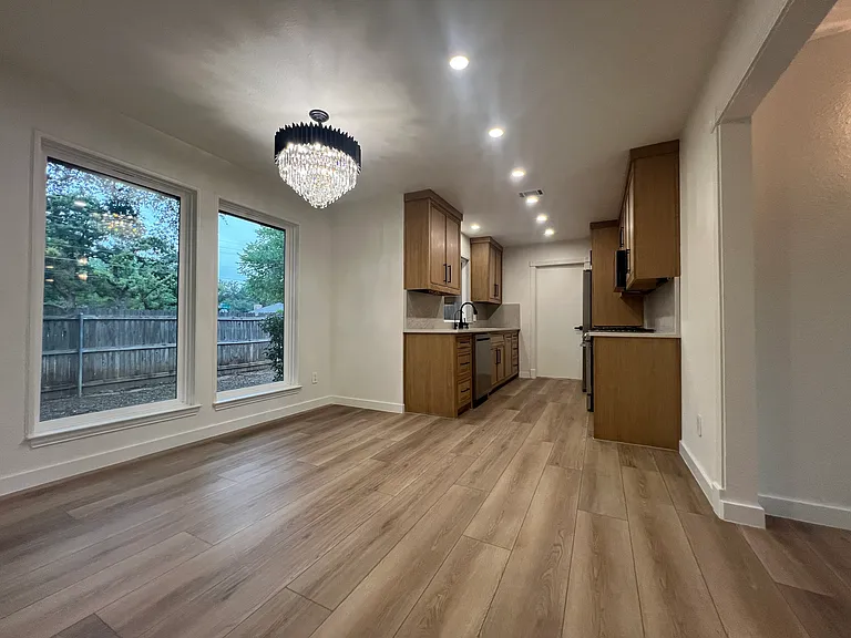 601 N Riverside Dr — Photo 10