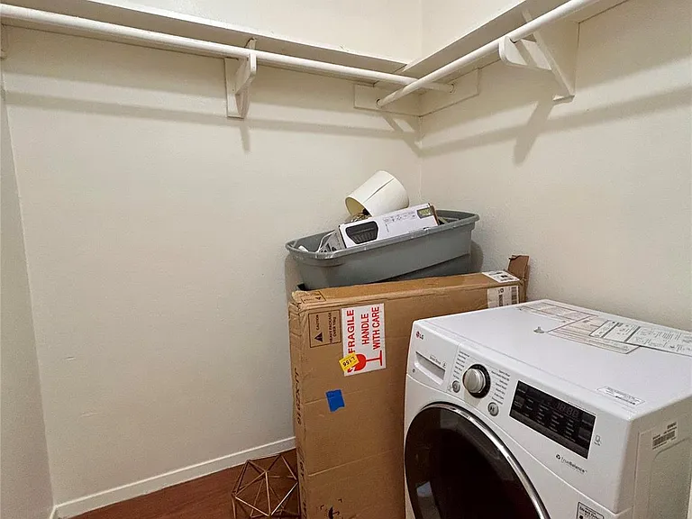 4209 Avenue B #103 — Photo 8