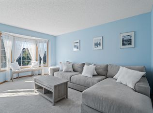 4960 Emmit Dr N UNIT 2, Hugo, MN 55038