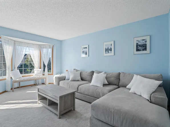 4960 Emmit Dr N Unit 2, Hugo, MN 55038