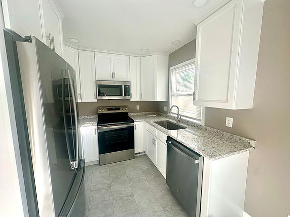 New Kitchen with Quartz Countertops
 & Brand New Appliances