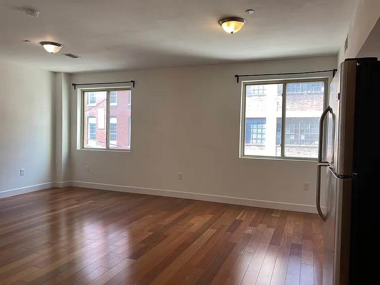 1028 Wood St #3F — Photo 8