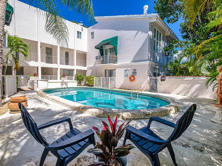 416 Santander Aveapt O — Photo 14