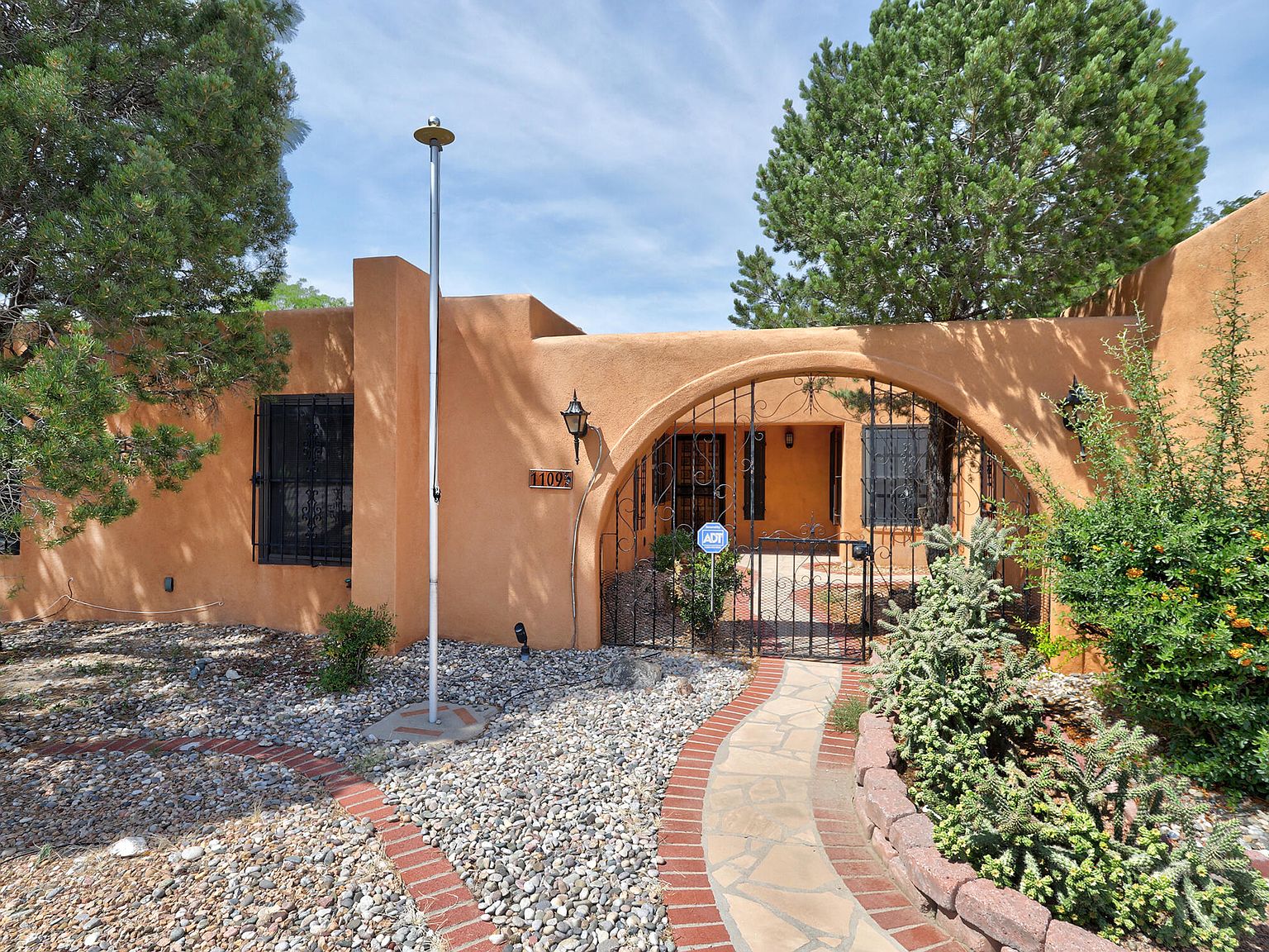 1109 Wagon Train Dr SE, Albuquerque, NM 87123 | Zillow