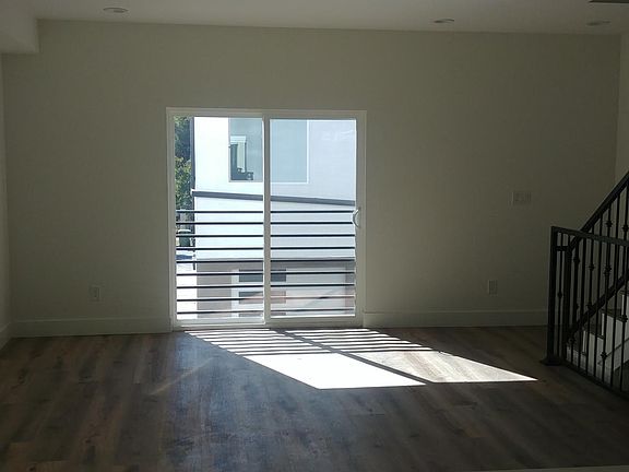 4th image of 14429 Tiara St