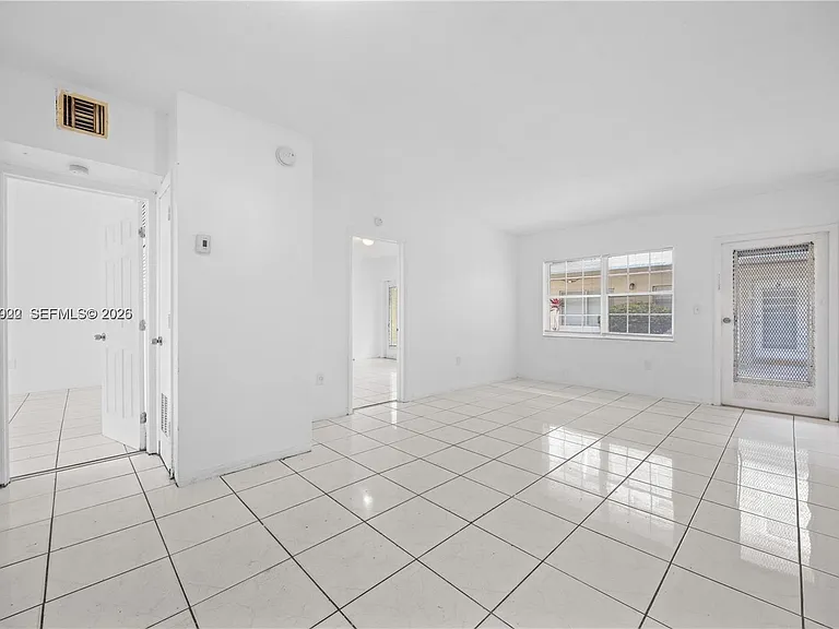 2072 NE 169th St #2 — Photo 10