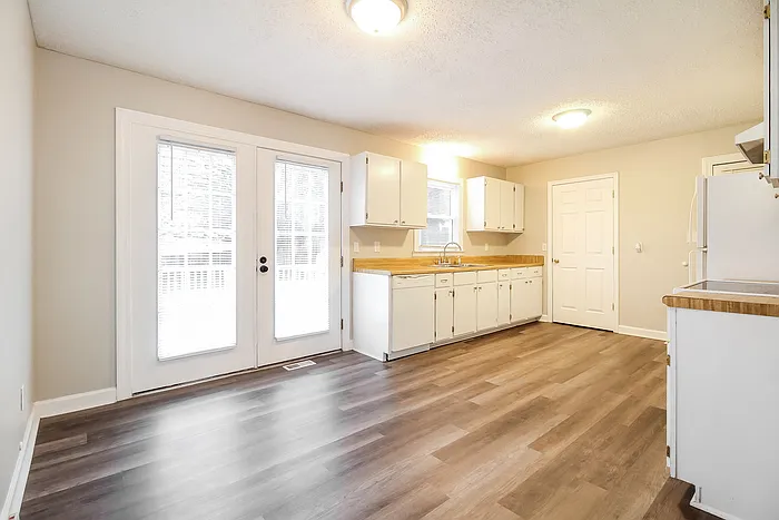 3 bed, 2.0 bath, 1253 sqft, $1,825 — Photo 4