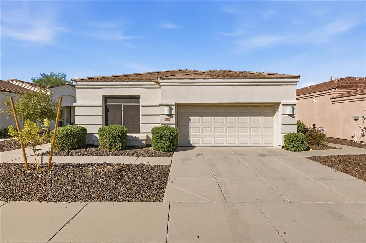 4 bed, 2343 sqft, $3,000 — Photo 3