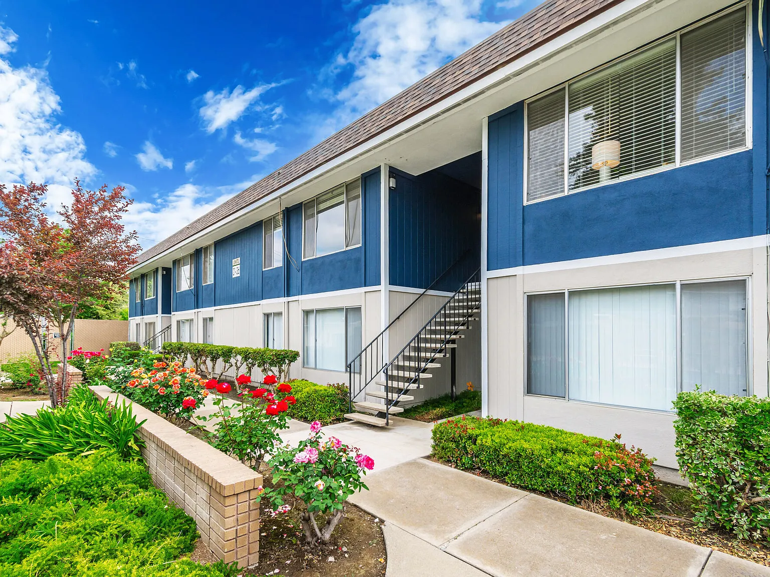 Oakridge Apartments — Photo 3