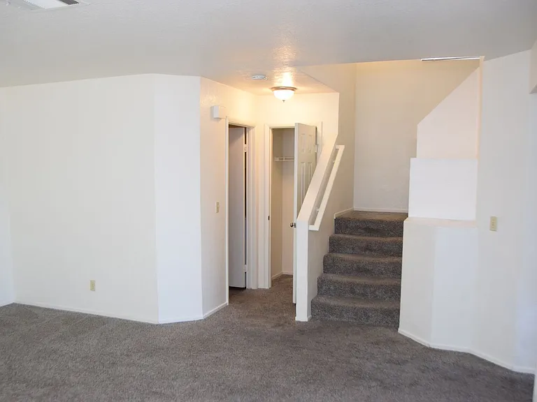 1360 Pacific Terrace Dr — Photo 5