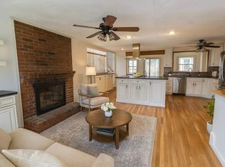 5 Carriage Dr, Chelmsford, MA 01824