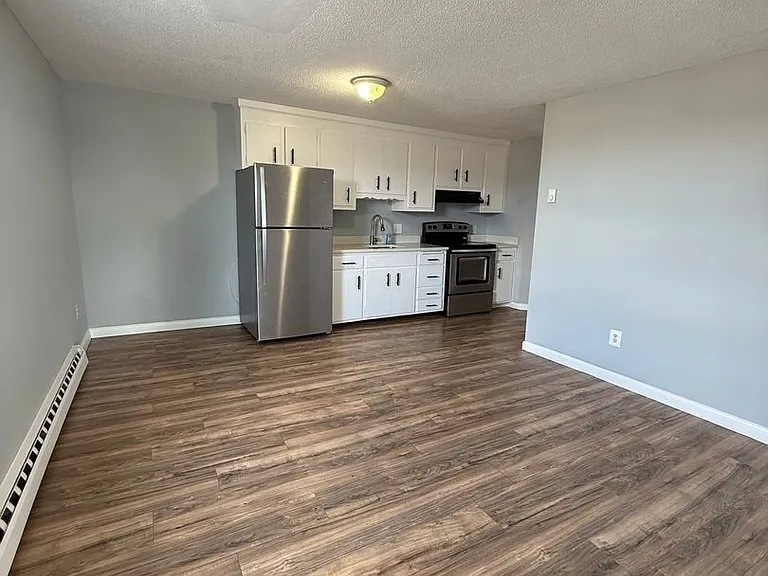 21-23 W Main St — Photo 7