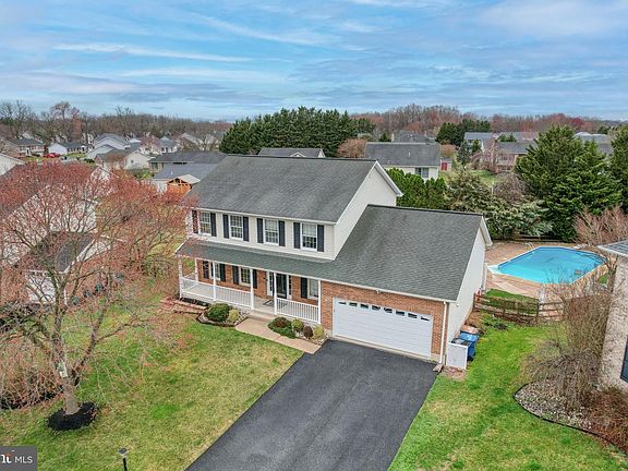 2nd image of 21 Viscaya Ct