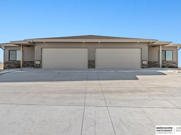 14806 Bruning St, Bennington, NE 68007