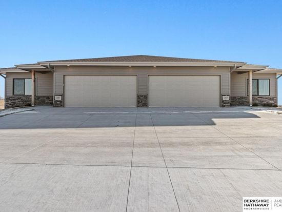 14811 Bruning St, Bennington, NE 68007