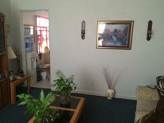 4th image of 616 Sierra St