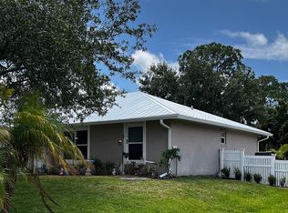 472 NW Fairfax Ave, Port Saint Lucie, FL 34983