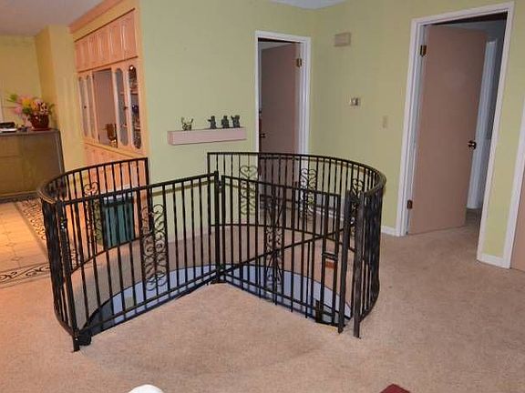 spiral staircase to 2n fl