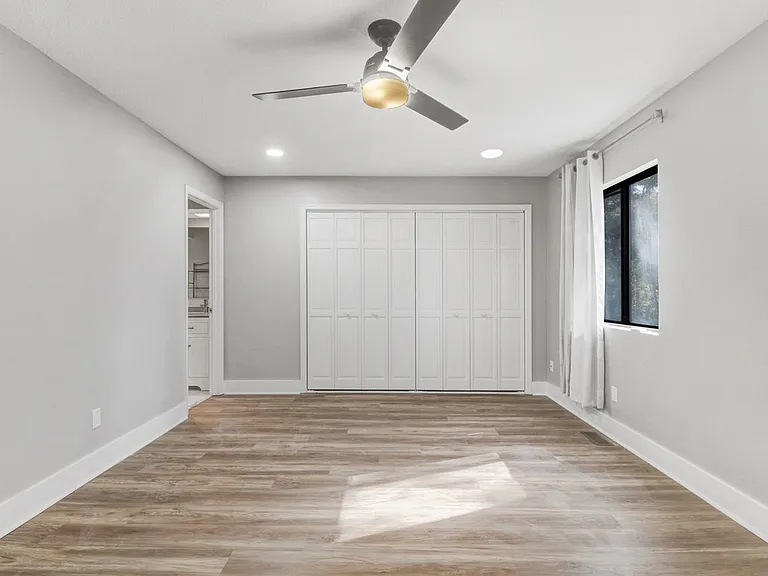 1904 Stephens St — Photo 16