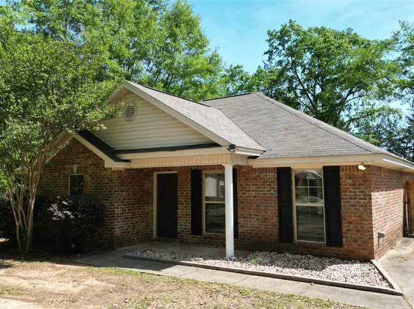 430 Catalpa Rd, Millbrook, AL 36054