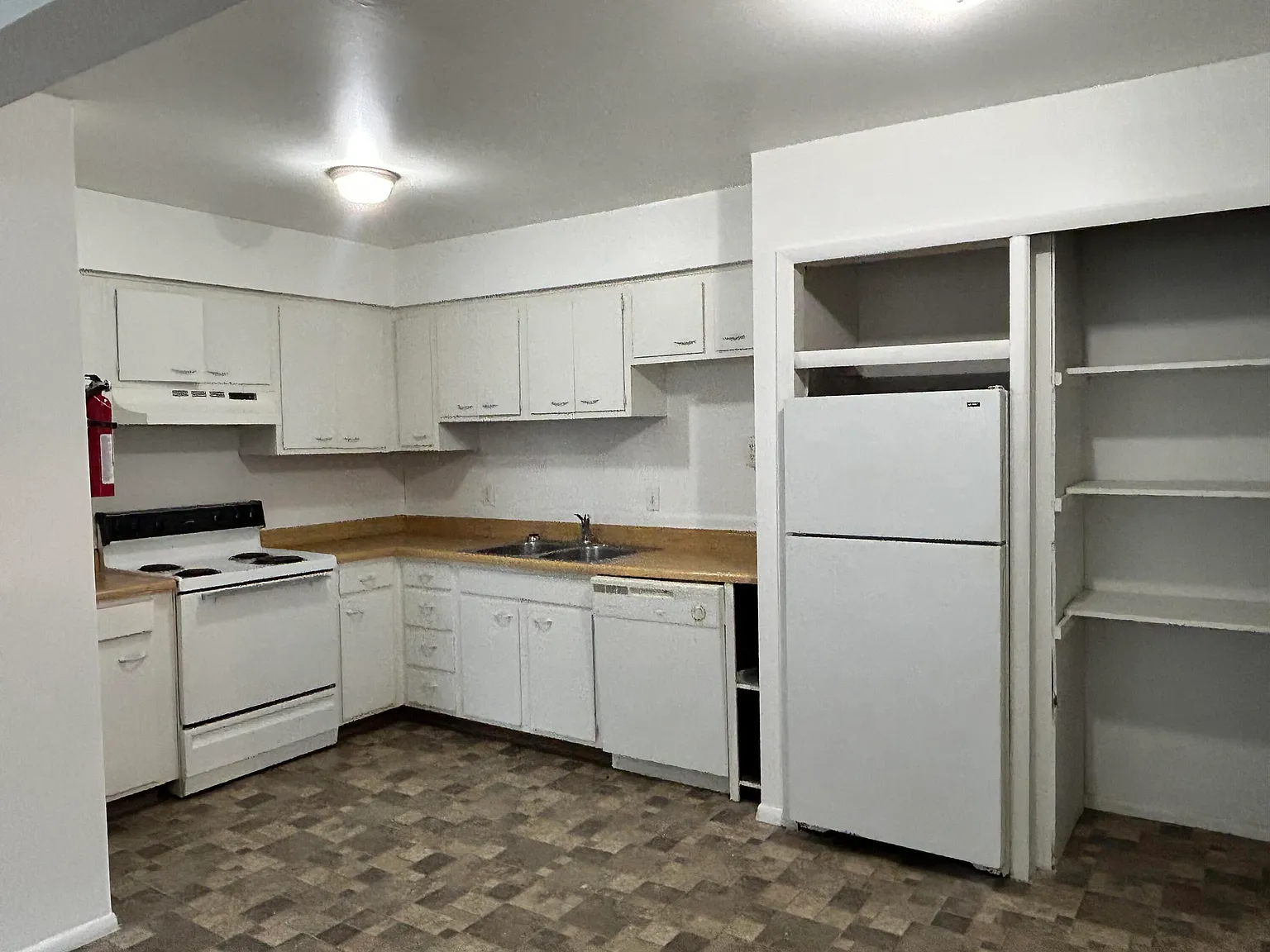2 bed, 1.0 bath, 800 sqft, $1,100 — Photo 2