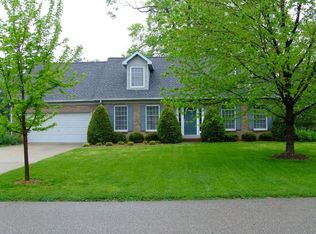 5488 Woodlawn Dr, Newburgh, IN