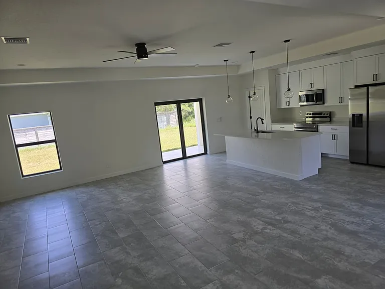 4240 Las Almanos Ave — Photo 3