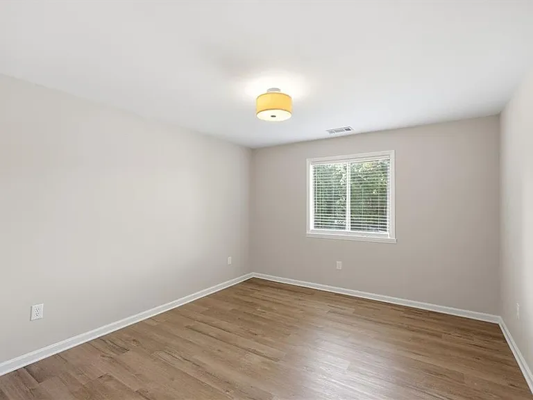 605 Candler St #B13 — Photo 17