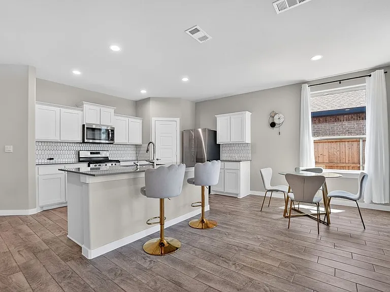 2209 Beaufort Dr — Photo 11