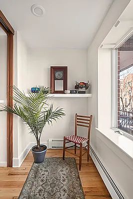 4th image of 164A Huntington St APT B