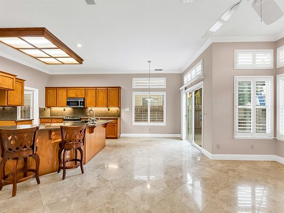 4th image of 9058 Old Creek Dr