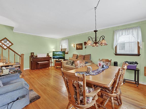 3rd image of 65 Hillview Avenue
