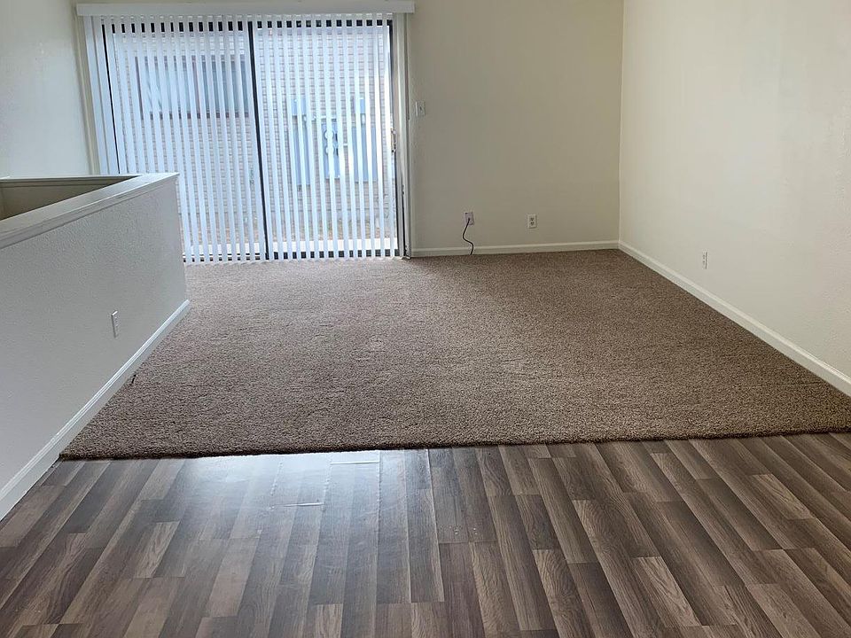 Dining room off of living room