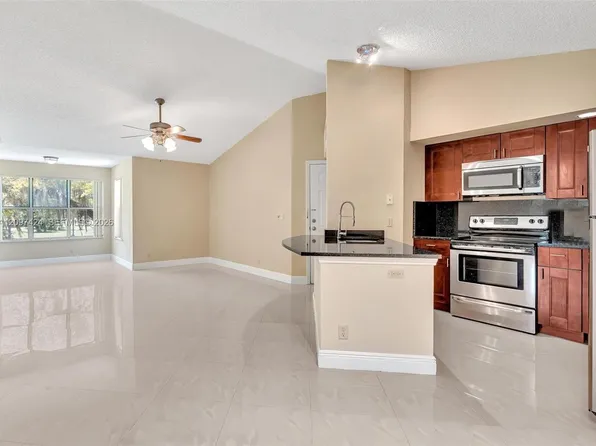 3370 Pinewalk Dr N APT 1222, Pompano Beach, FL 33063
