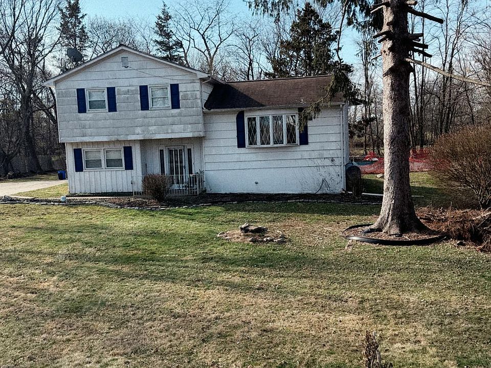 1st image of 142 Prospect Plains Rd