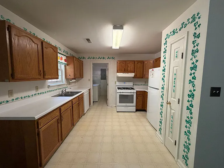 137 Snapdragon Rd — Photo 10