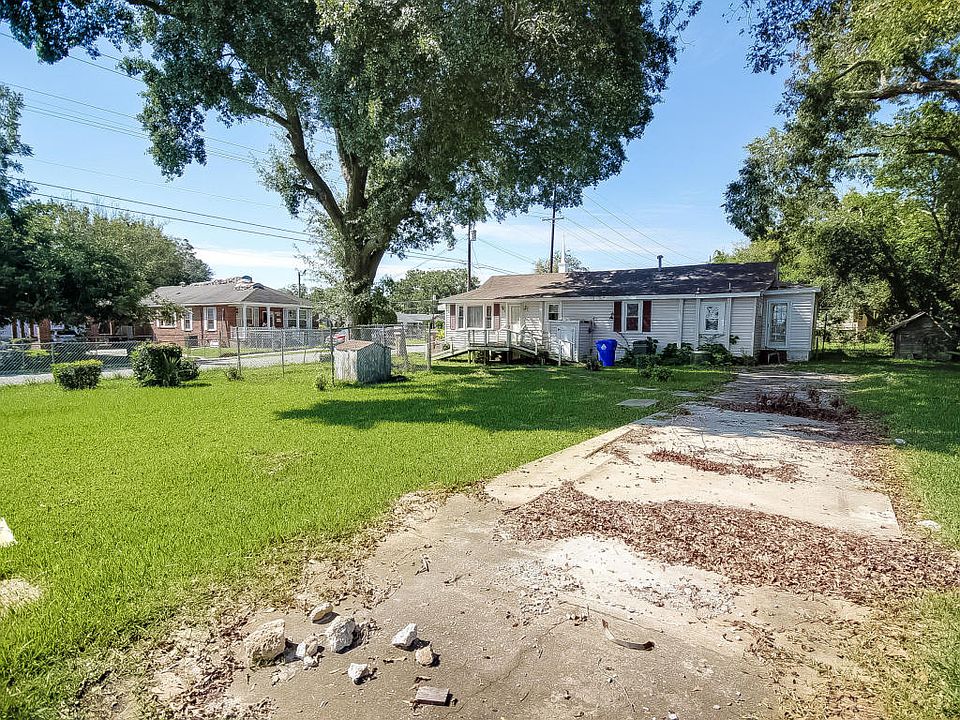 2nd image of 3022 Baker Ave