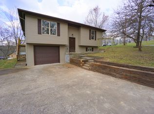 48 Valleyview St, Reeds Spring, MO 65737