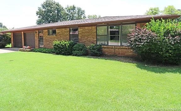 Side Yard and Side entry