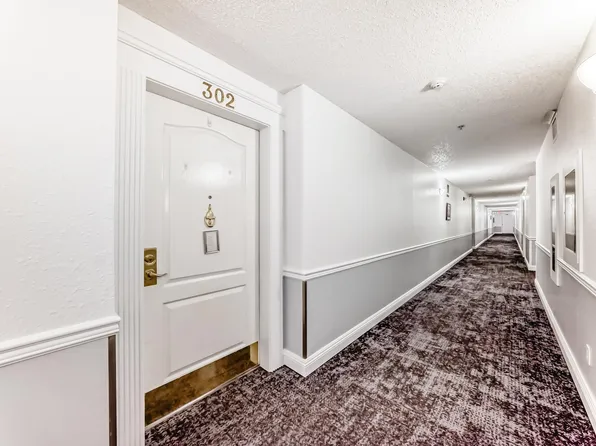 13450 114th Ave NW #302, Edmonton, AB T5M 4C4