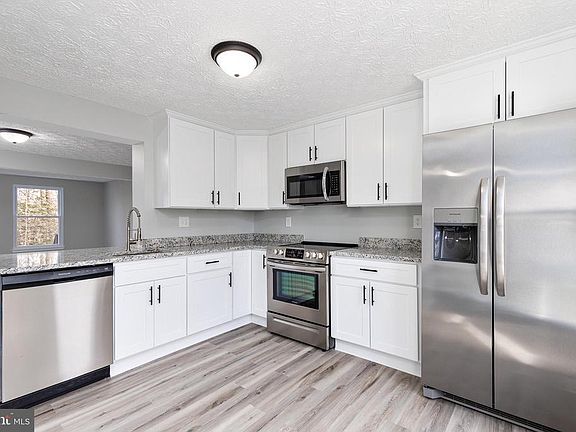 4th image of 573 Bay Dale Ct